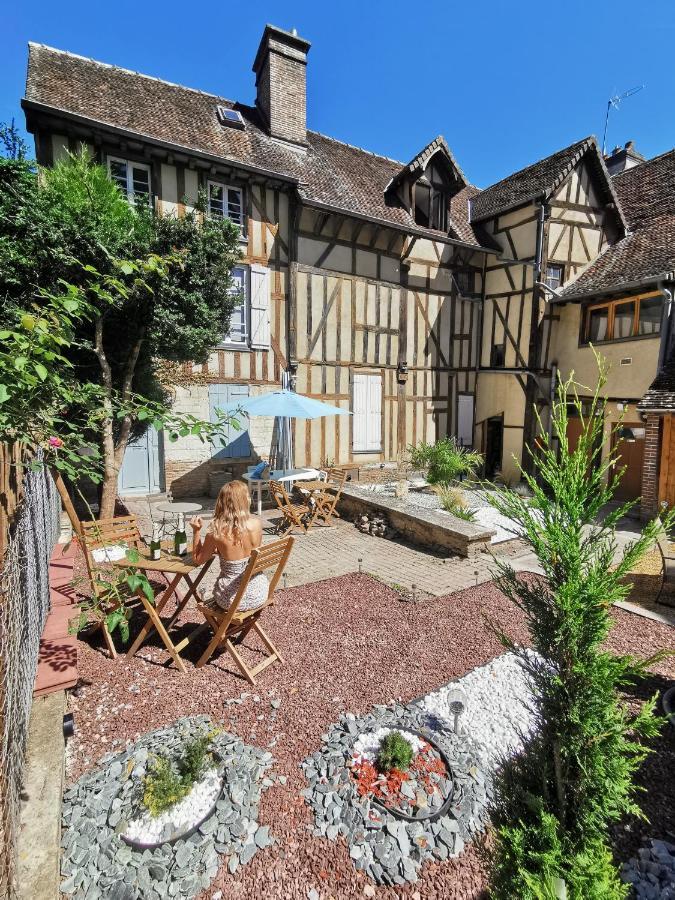 Le Spa De La Cathedrale - Jacuzzi - Sauna - Champagne - Netflix - Wifi Troyes Zewnętrze zdjęcie