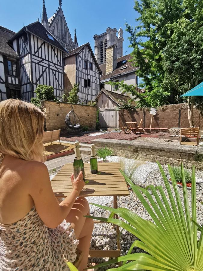 Le Spa De La Cathedrale - Jacuzzi - Sauna - Champagne - Netflix - Wifi Troyes Zewnętrze zdjęcie