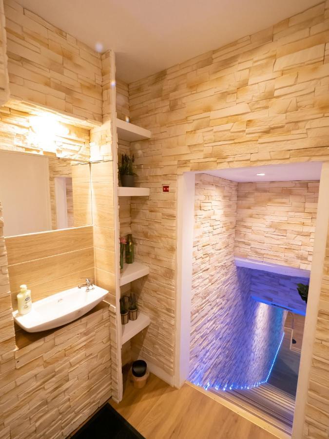 Le Spa De La Cathedrale - Jacuzzi - Sauna - Champagne - Netflix - Wifi Troyes Zewnętrze zdjęcie